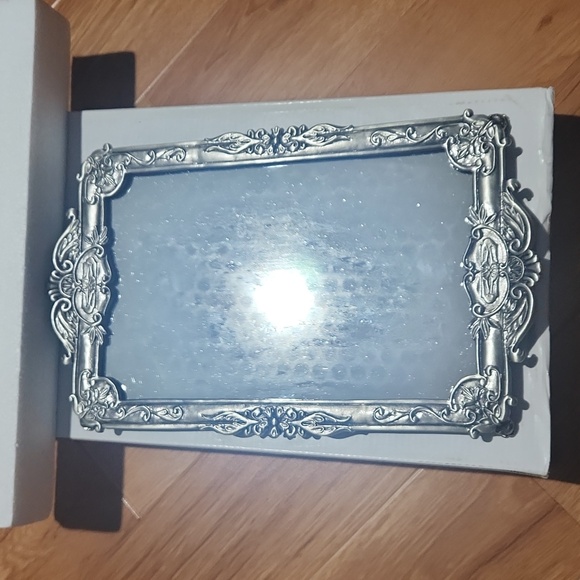 Mirror In Silver Frame New In Box - Picture 4 of 5